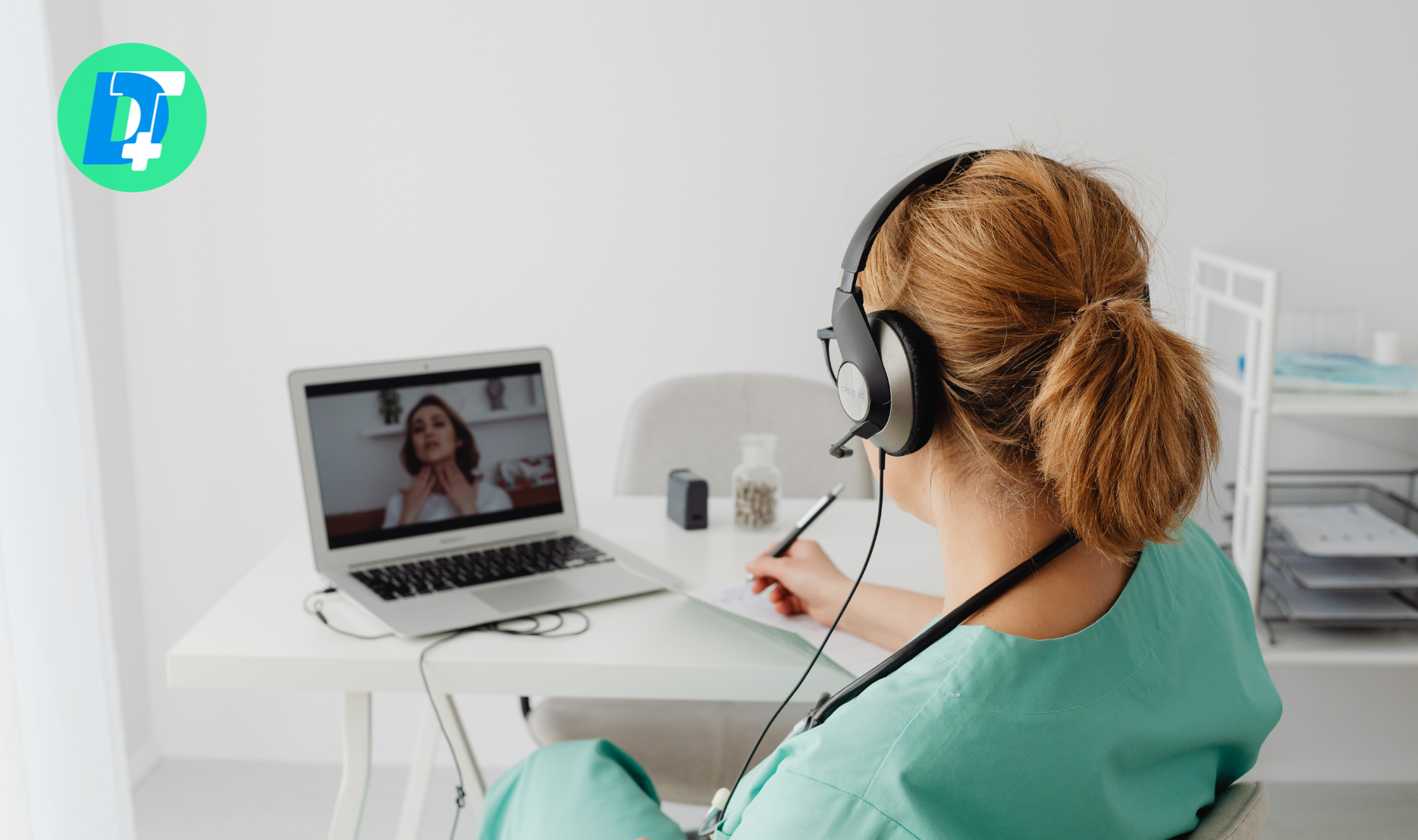 Beneficiază de consultație medicală online la doar 50 lei pe eTELEDOC. Ideal pentru mămici care stau acasă sau pentru oricine vrea sfaturi medicale rapide, sigure și profesioniste, fără deplasare.